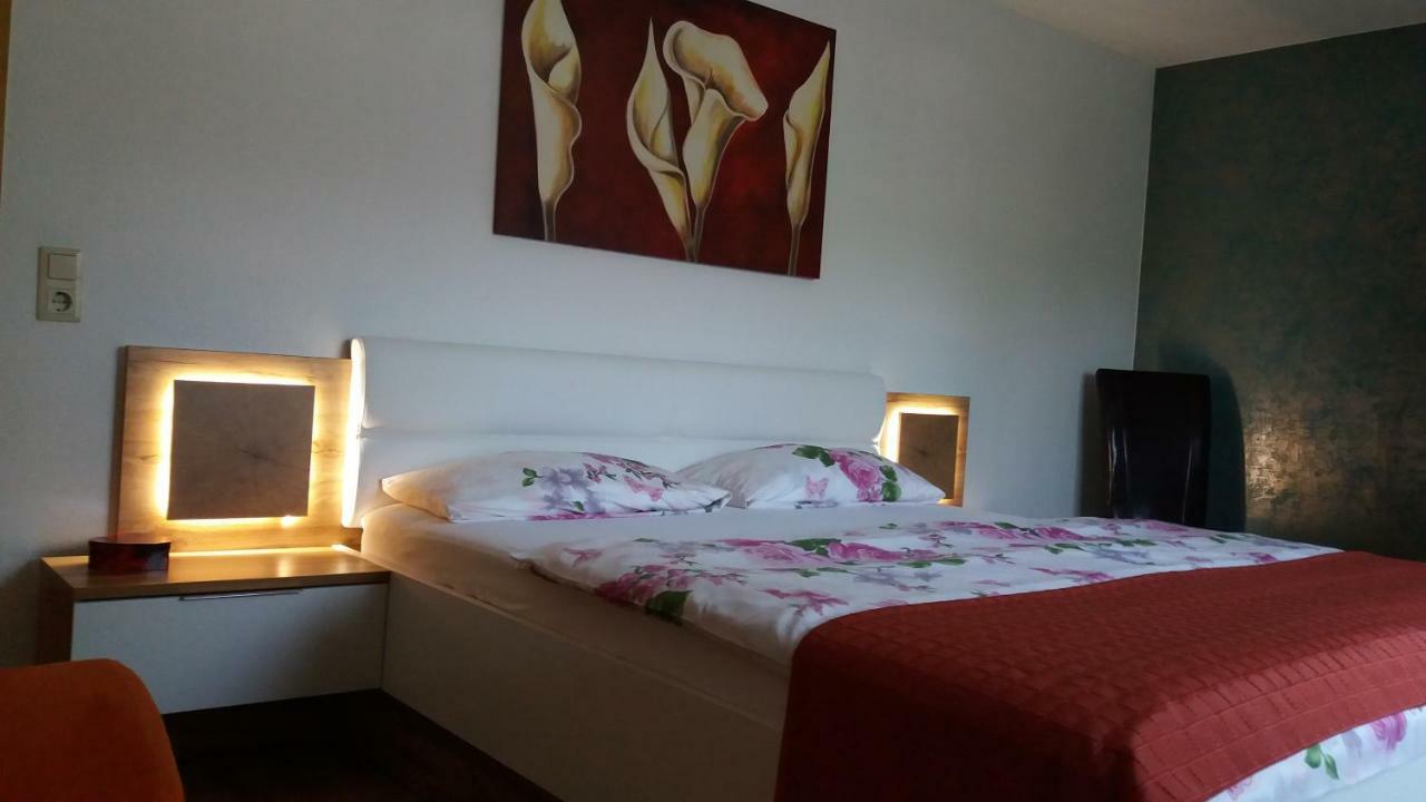 Ferienwohnung Rosentraum Oberotterbach Exteriér fotografie